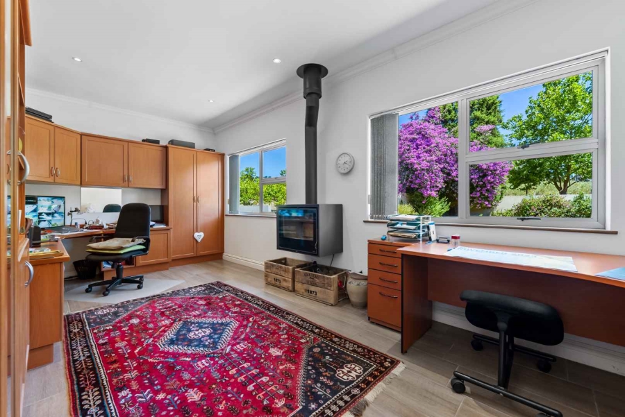 5 Bedroom Property for Sale in Stellenbosch Farms Western Cape